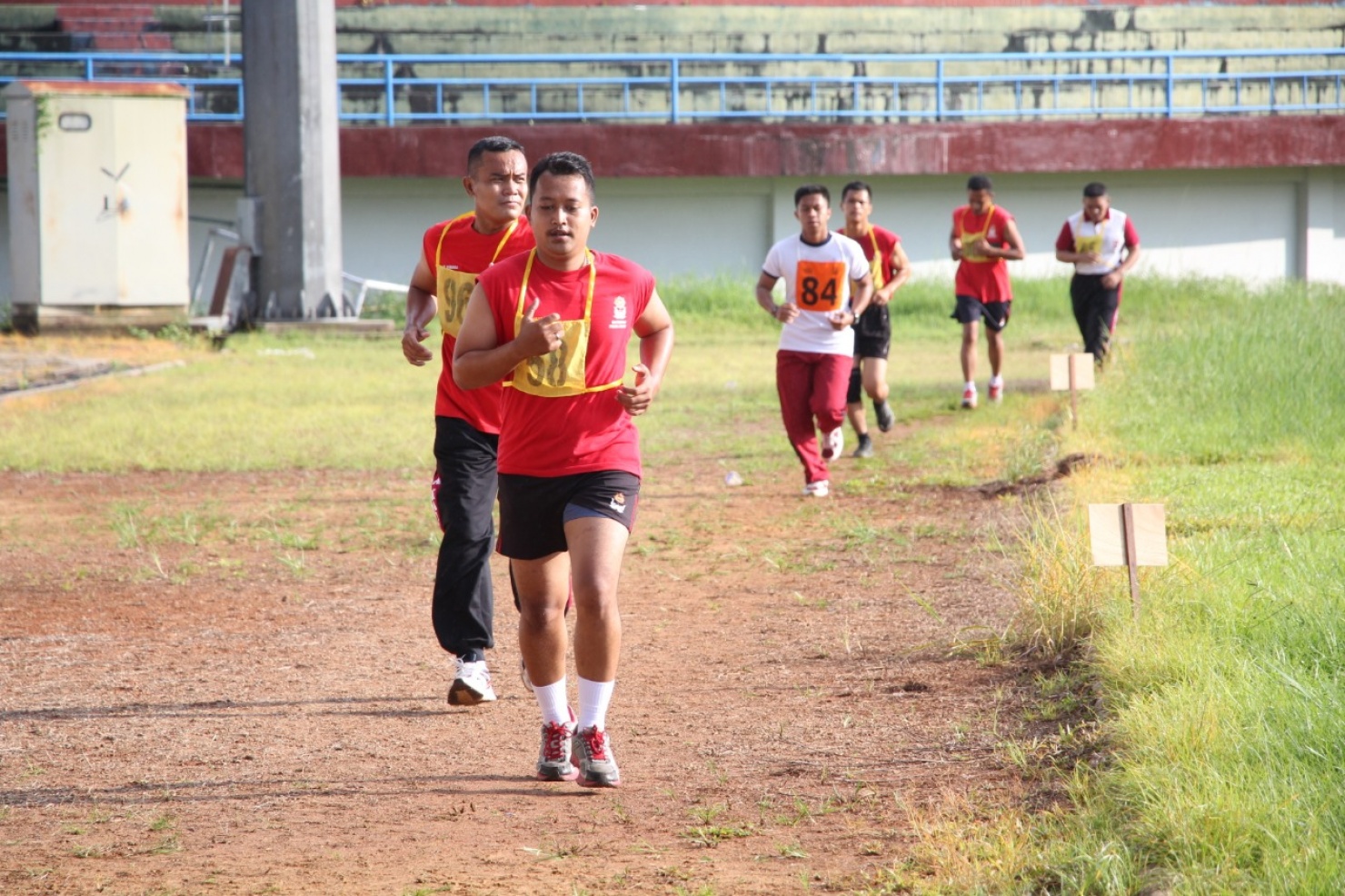 Bersama Polres Tarakan Brimob Kaltara Laksanakan Tes Kesamaptaan Jasmani Brimob Kalimantan Utara